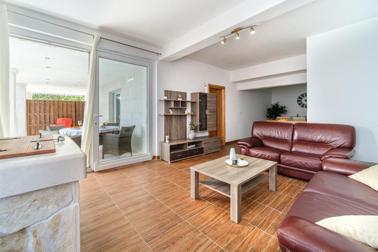 Rooms Plaza Divuje Murvica  Luaran gambar
