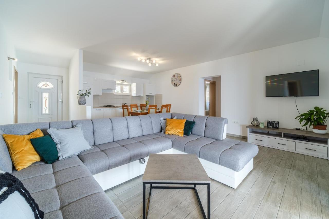 Rooms Plaza Divuje Murvica  Luaran gambar